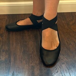 Women's Cross-Strap Flats
